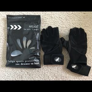 Woman’s workout gloves